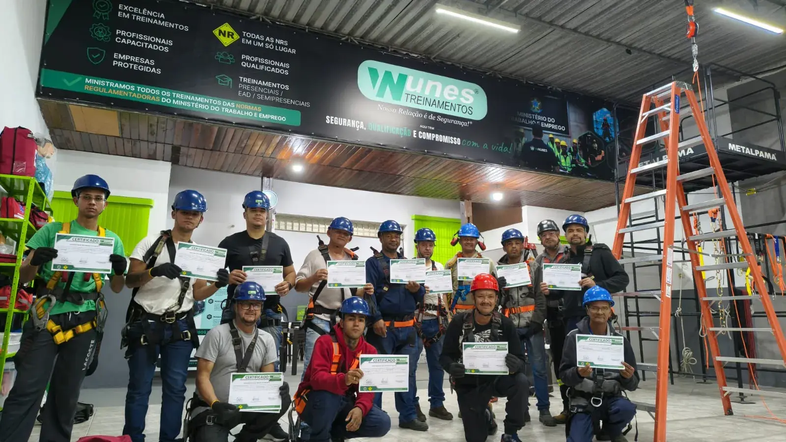 Turma em treinamento da WNUNES